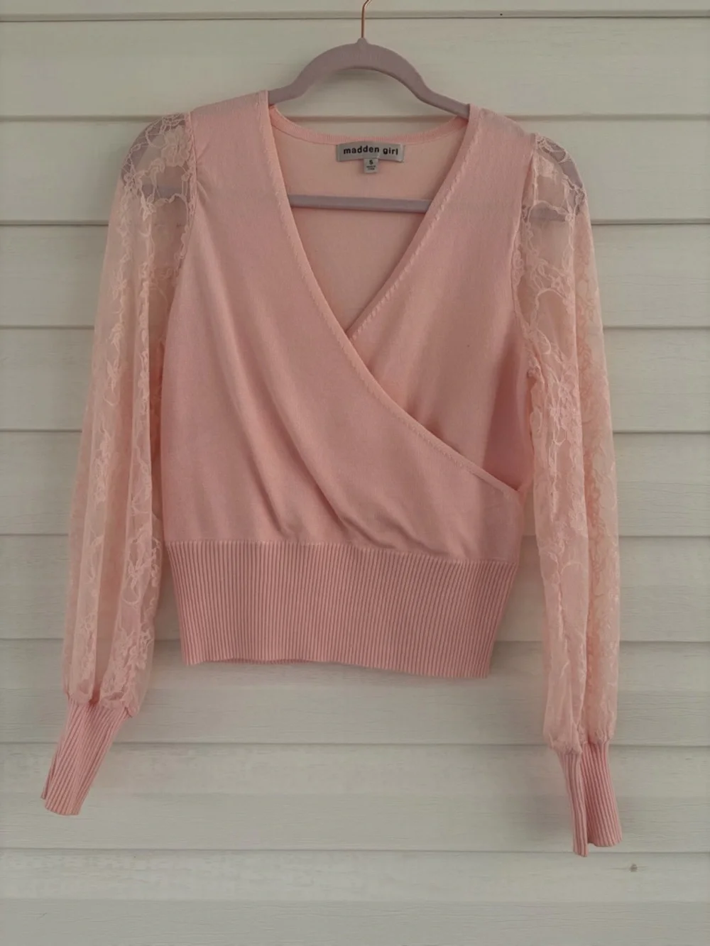 Madden Girl Blush Lace Sleeve V‑Neck Sweater | Light Spring Top Size S